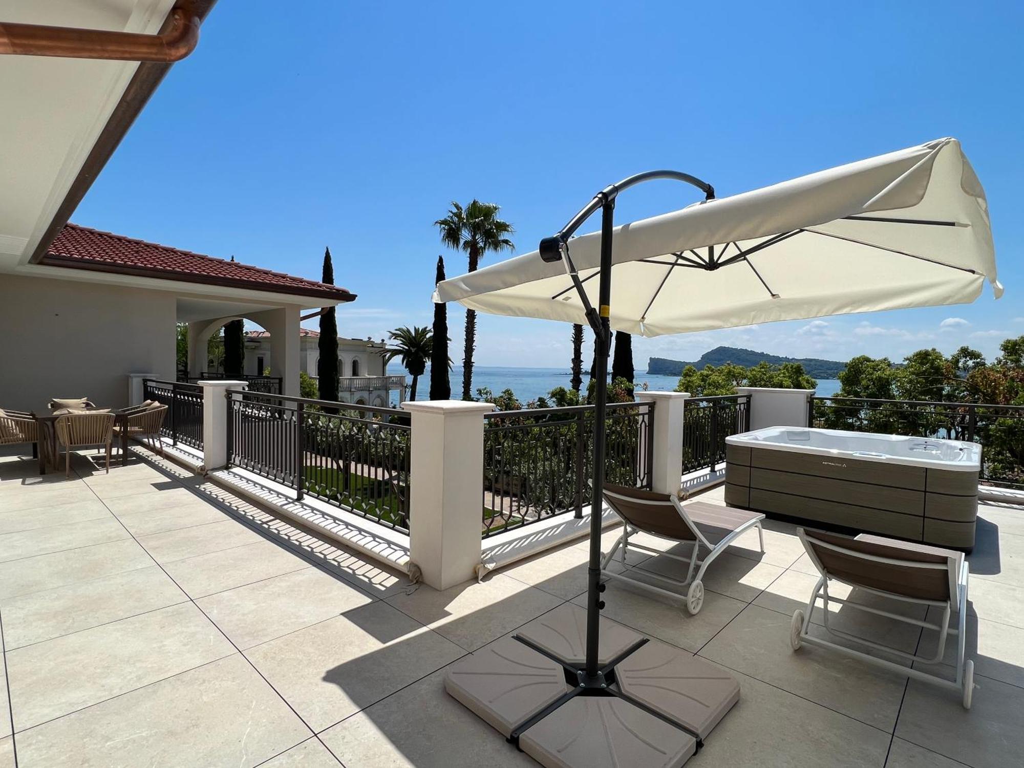Villa Silvia Apartments San Felice del Benaco Kültér fotó