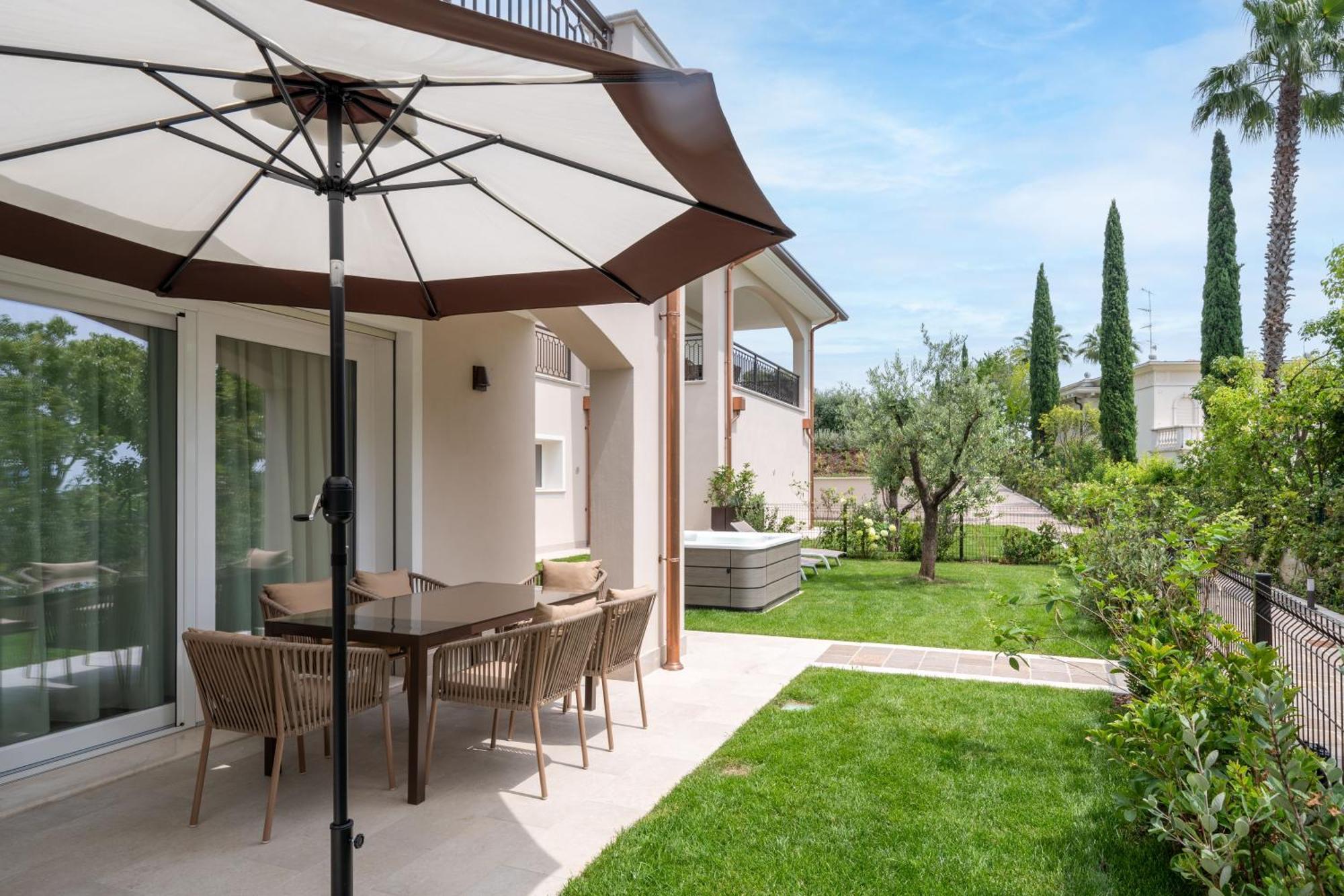 Villa Silvia Apartments San Felice del Benaco Kültér fotó