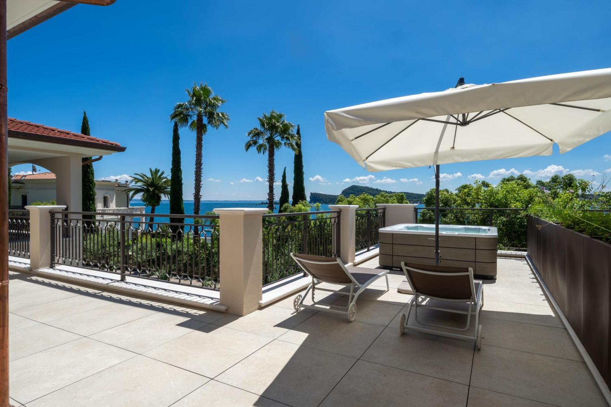 Villa Silvia Apartments San Felice del Benaco Kültér fotó