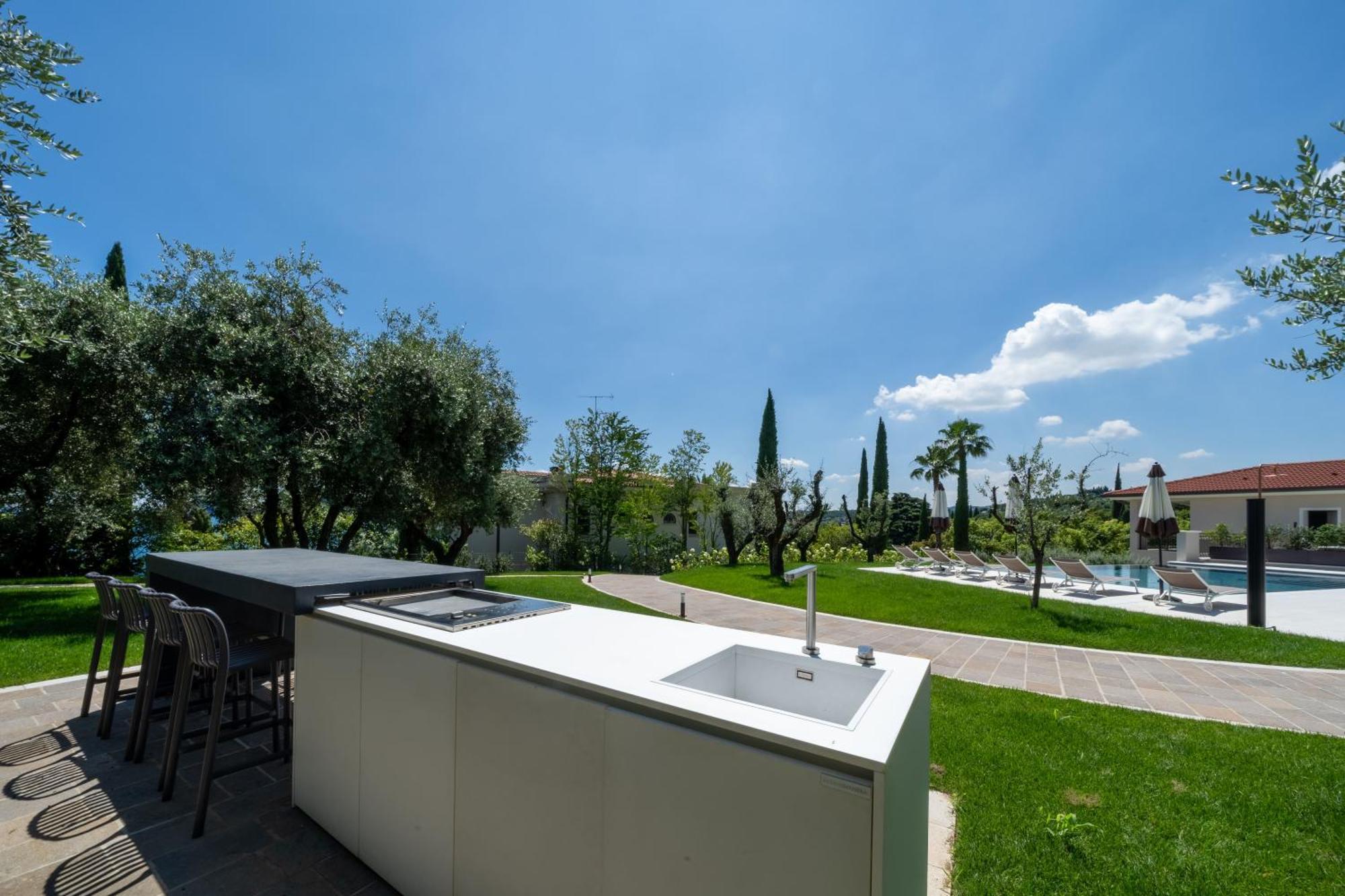 Villa Silvia Apartments San Felice del Benaco Kültér fotó
