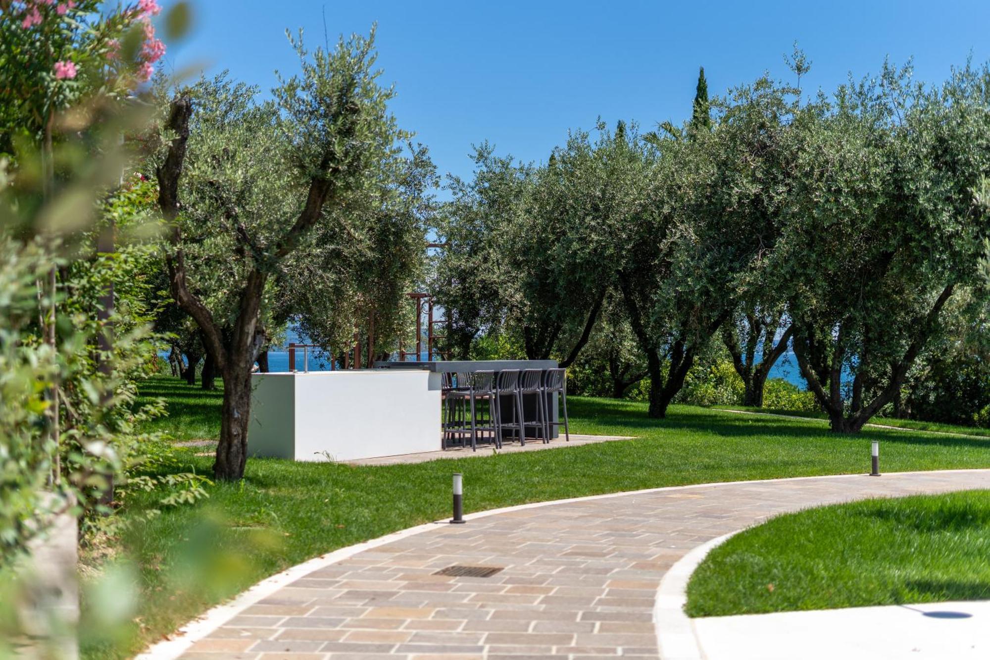 Villa Silvia Apartments San Felice del Benaco Kültér fotó
