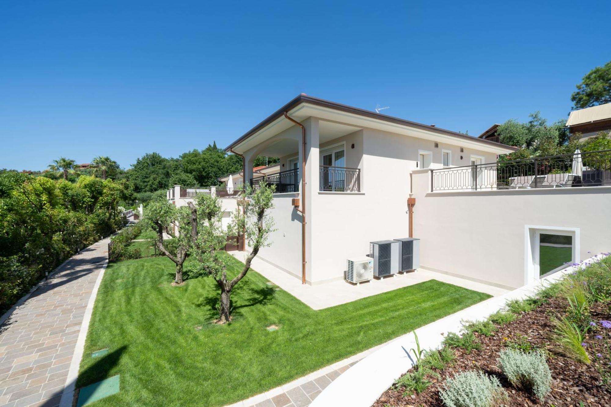 Villa Silvia Apartments San Felice del Benaco Kültér fotó