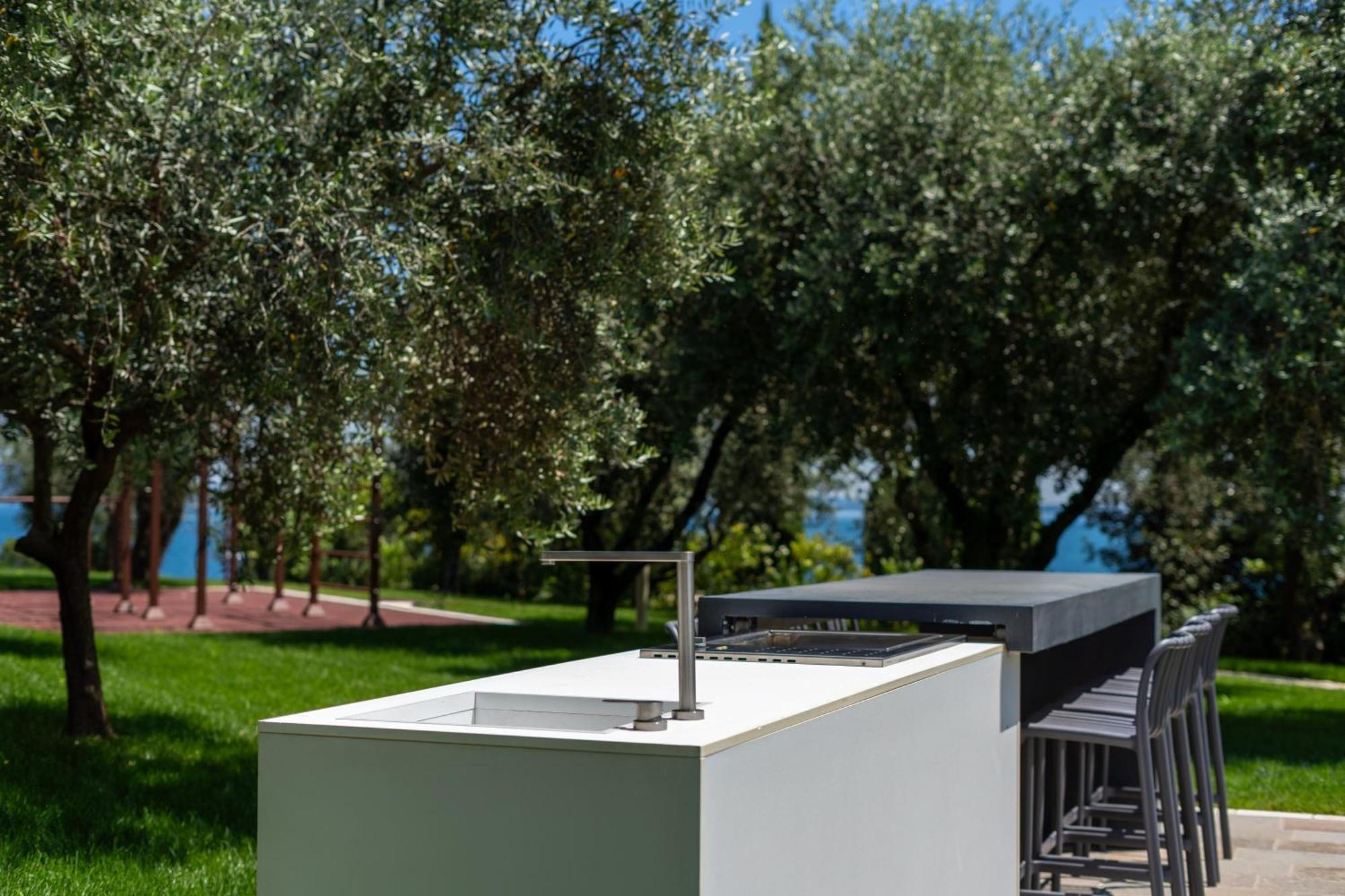 Villa Silvia Apartments San Felice del Benaco Kültér fotó